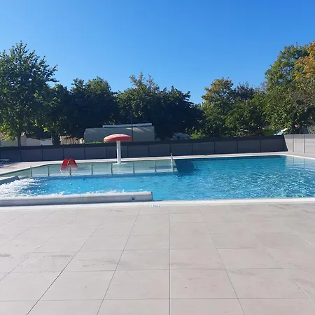 אתר קמפינג Camping Du Lac פואה